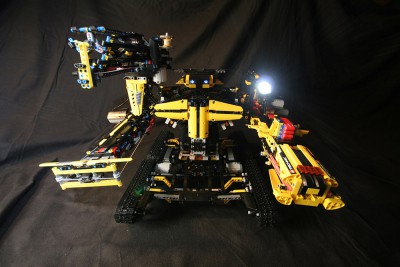 The big RC robot prototype which will battle in the city where we use the small bots to clean up and rescue ^^